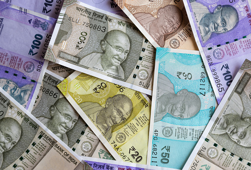 FPIs invest Rs 3,200 crore in Indian shares due to global uncertainties and China fears.